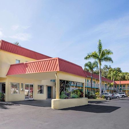 Super 8 By Wyndham Sarasota Near Siesta Key Motel Exterior foto
