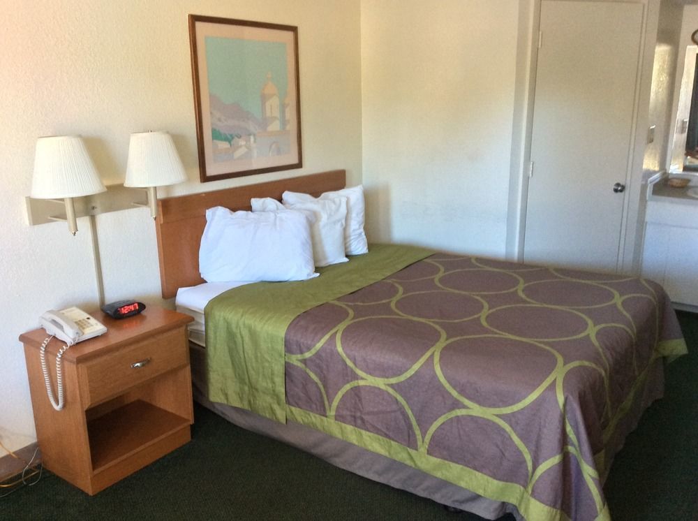 Super 8 By Wyndham Sarasota Near Siesta Key Motel Exterior foto