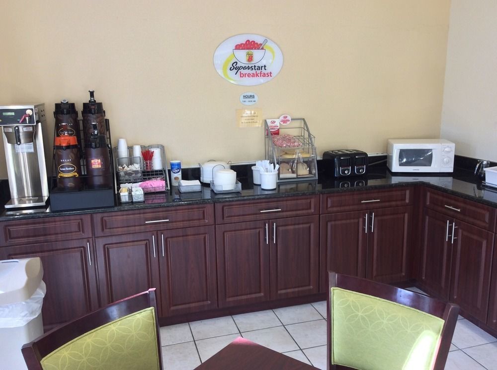 Super 8 By Wyndham Sarasota Near Siesta Key Motel Exterior foto